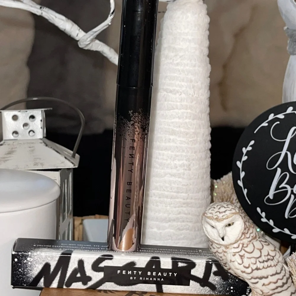 FENTY BEAUTY By Rihanna Full Frontal Volume, Lift & Curl Black Mascara